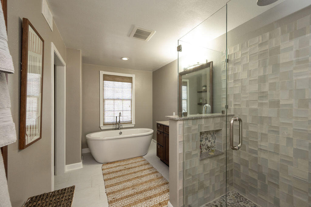 400 White Street Property Photo 32