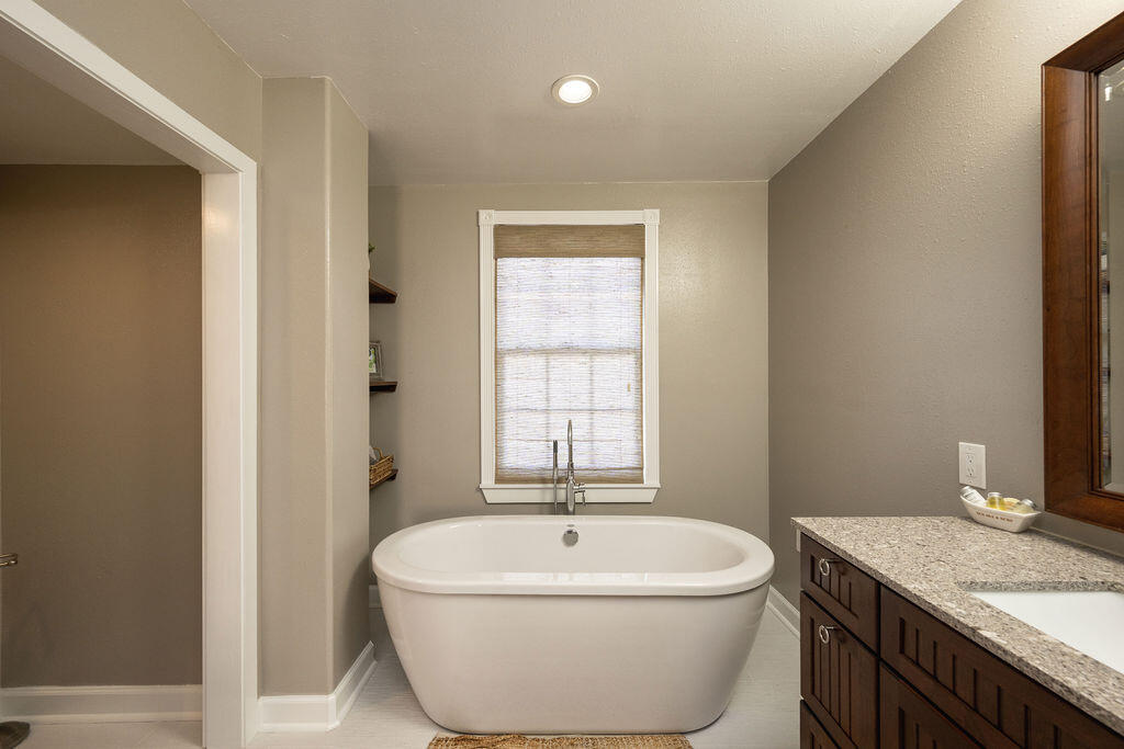 400 White Street Property Photo 33