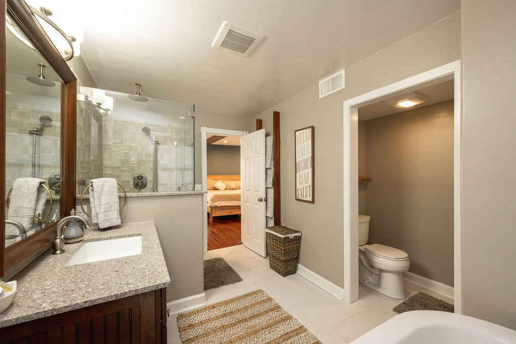 400 White Street Property Photo 35