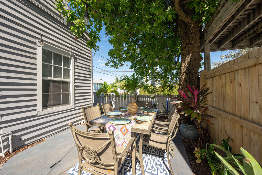 400 White Street Property Photo 40