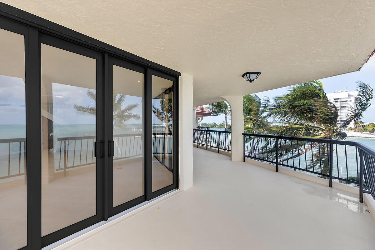 101 E Ocean Drive, C403 Property Photo 31