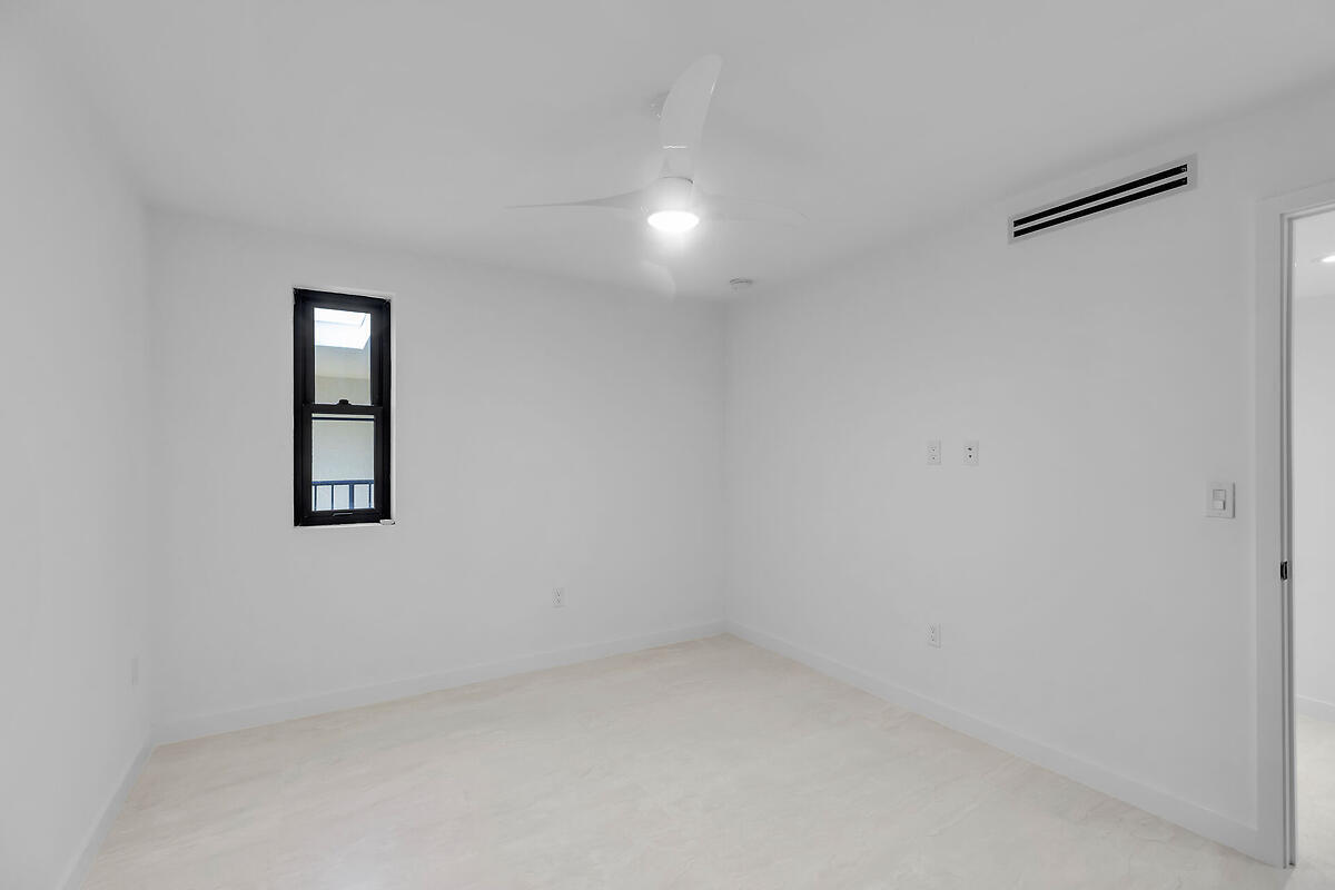101 E Ocean Drive, C403 Property Photo 41