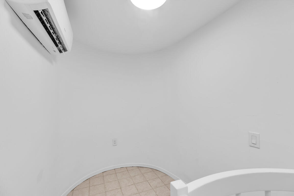 101 E Ocean Drive, C403 Property Photo 49