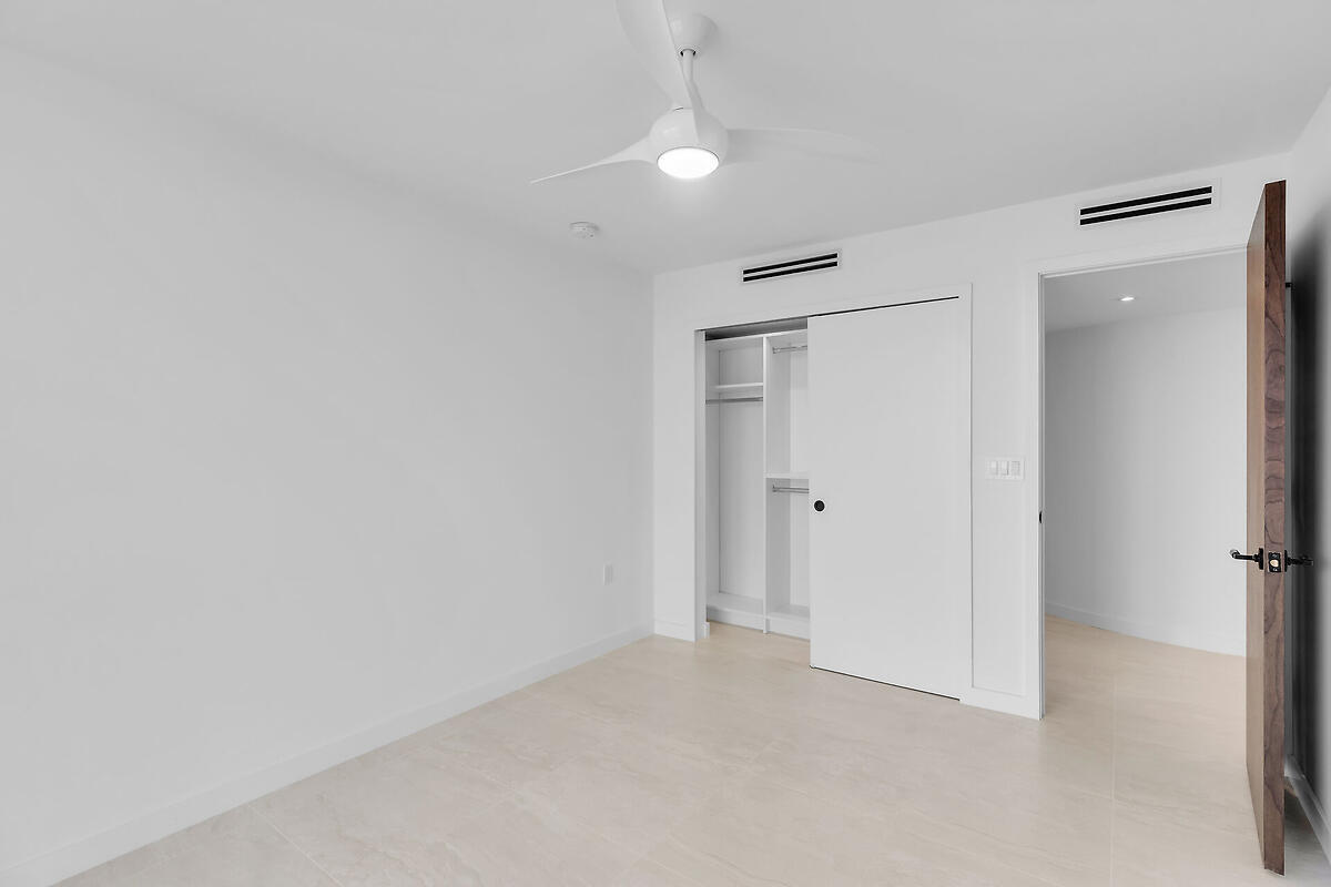 101 E Ocean Drive, C403 Property Photo 53