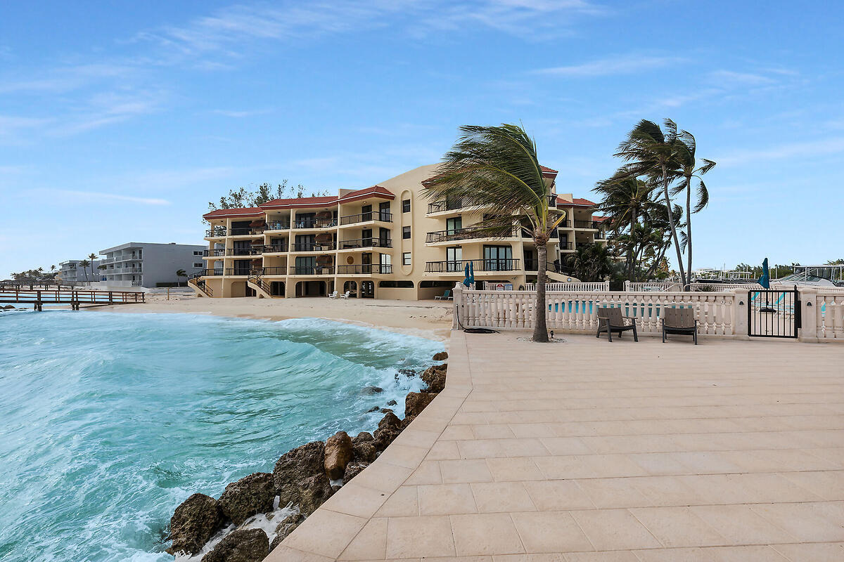 101 E Ocean Drive, C403 Property Photo 59