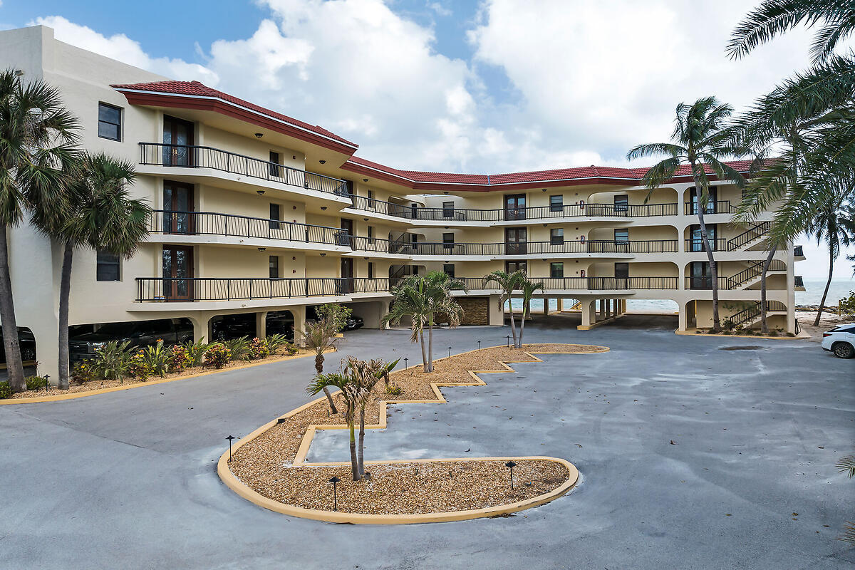 101 E Ocean Drive, C403 Property Photo 62
