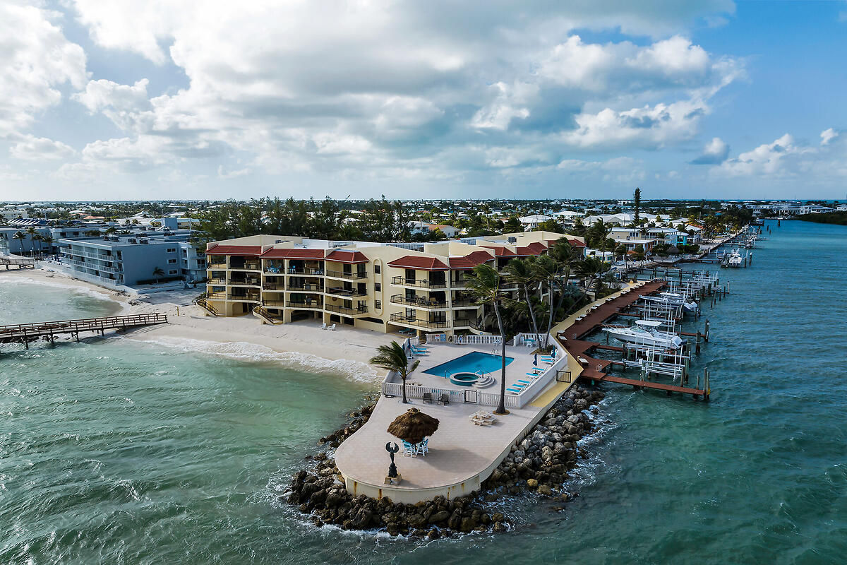 101 E Ocean Drive, C403 Property Photo 64