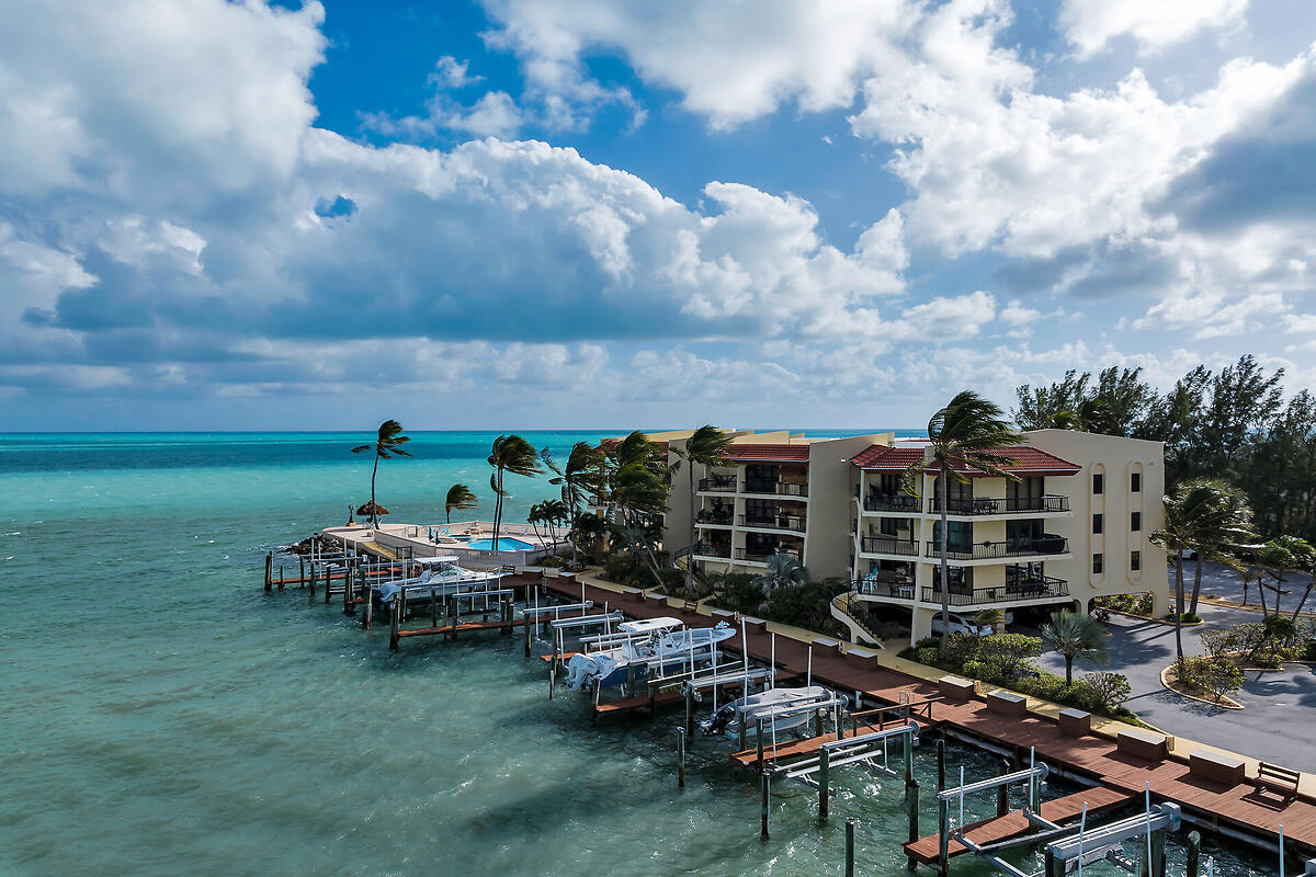 101 E Ocean Drive, C403 Property Photo 65
