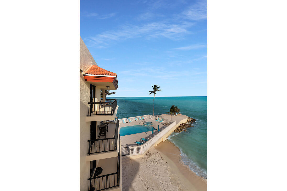 101 E Ocean Drive, C403 Property Photo 69