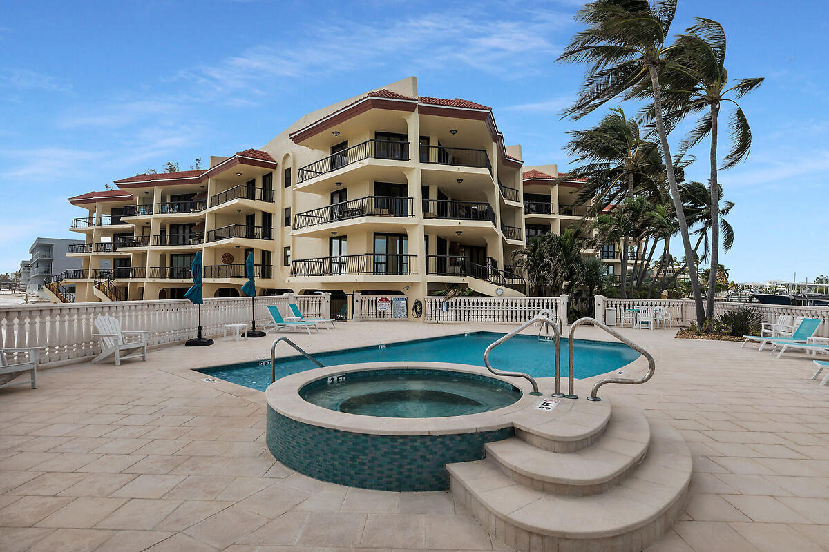101 E Ocean Drive, C403 Property Photo 70