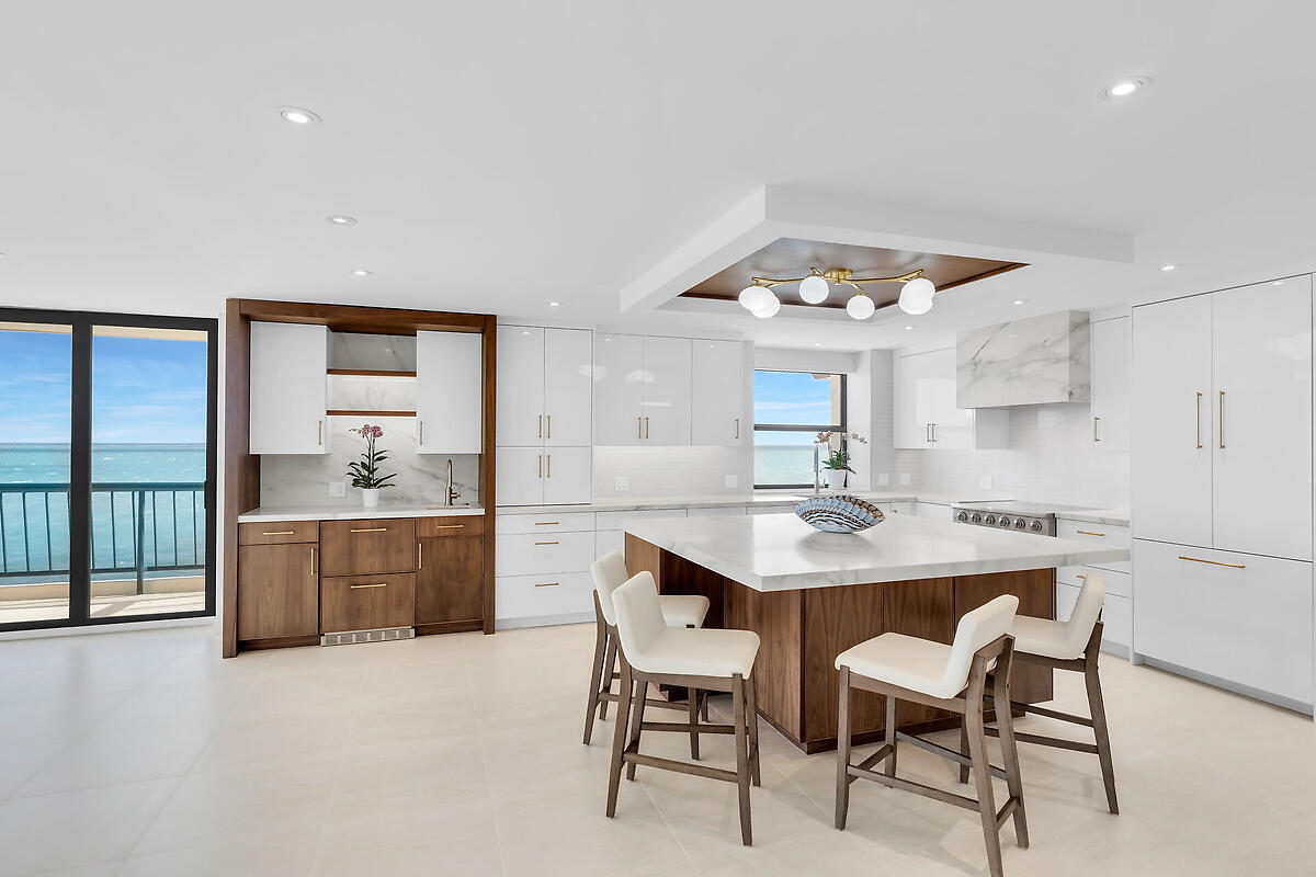 101 E Ocean Drive, C403 Property Photo 78