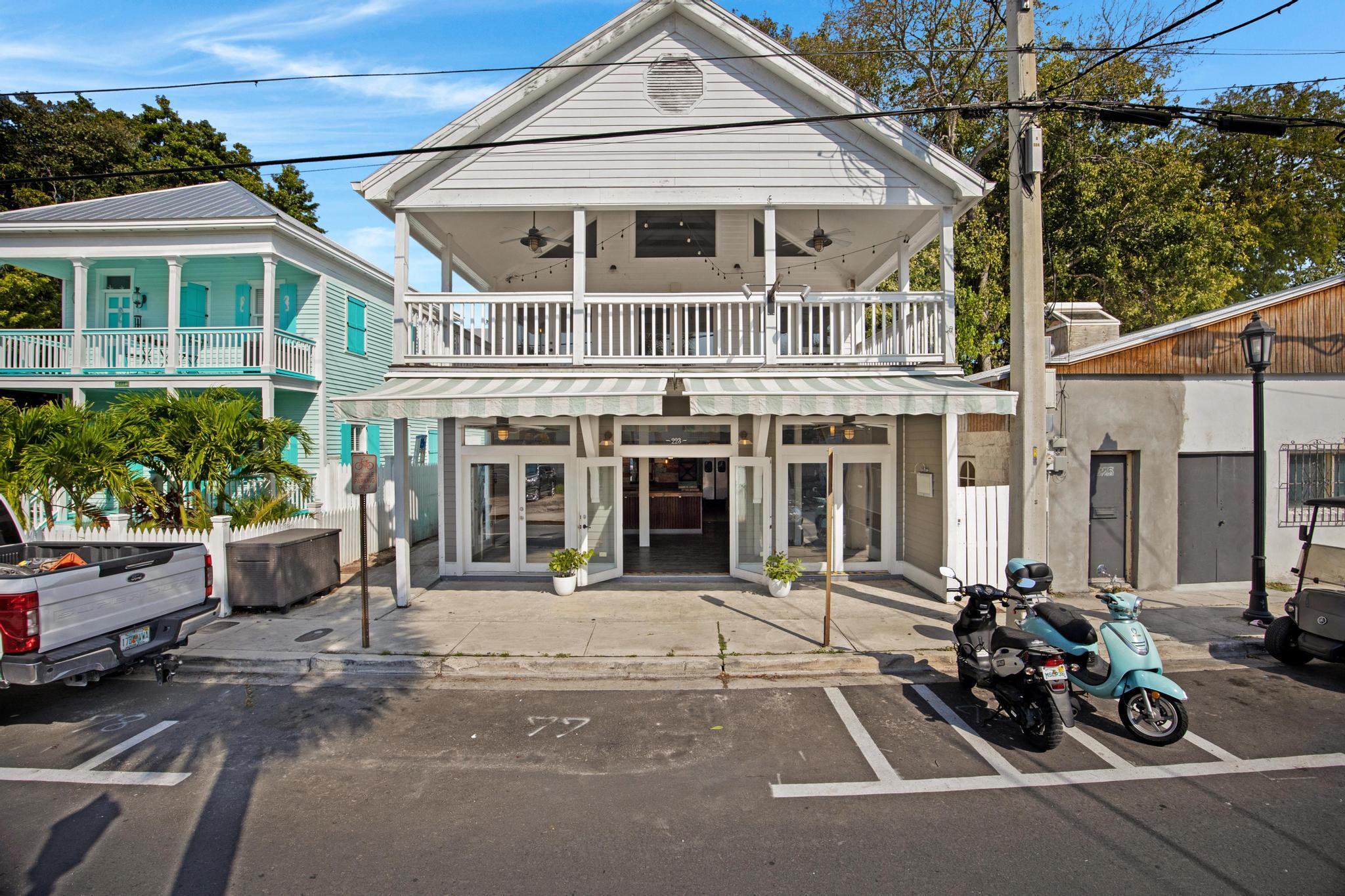 223 Petronia Street Property Photo