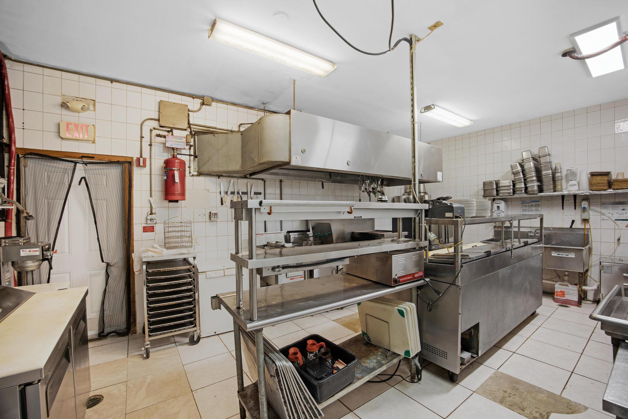 223 Petronia Street Property Photo 15