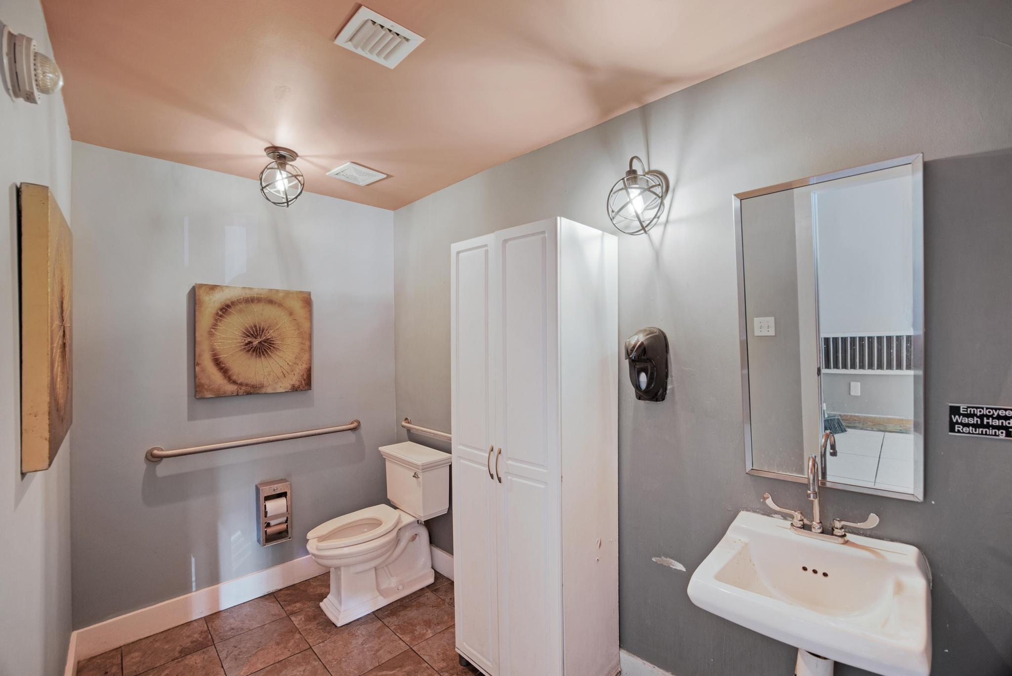223 Petronia Street Property Photo 19