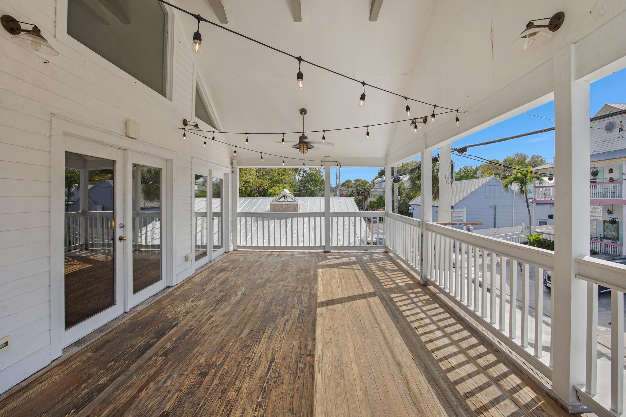 223 Petronia Street Property Photo 33