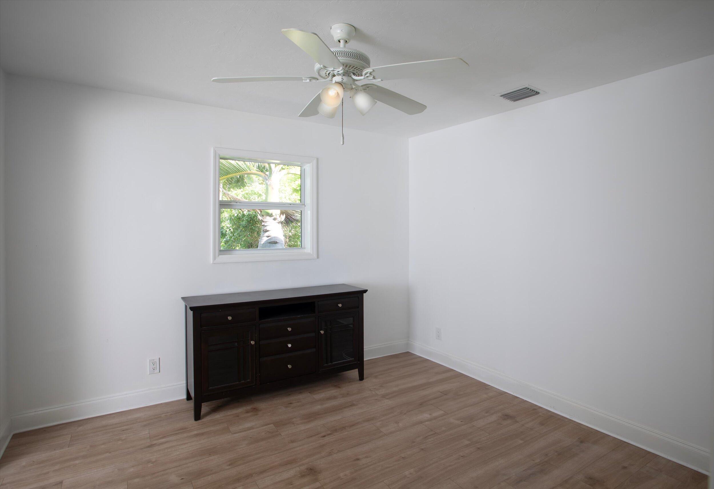 101 Avenue G Property Photo 10