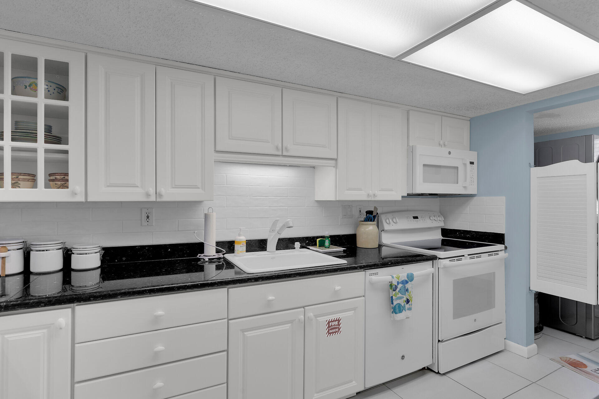 201 E Ocean Drive, 311 Property Photo 5