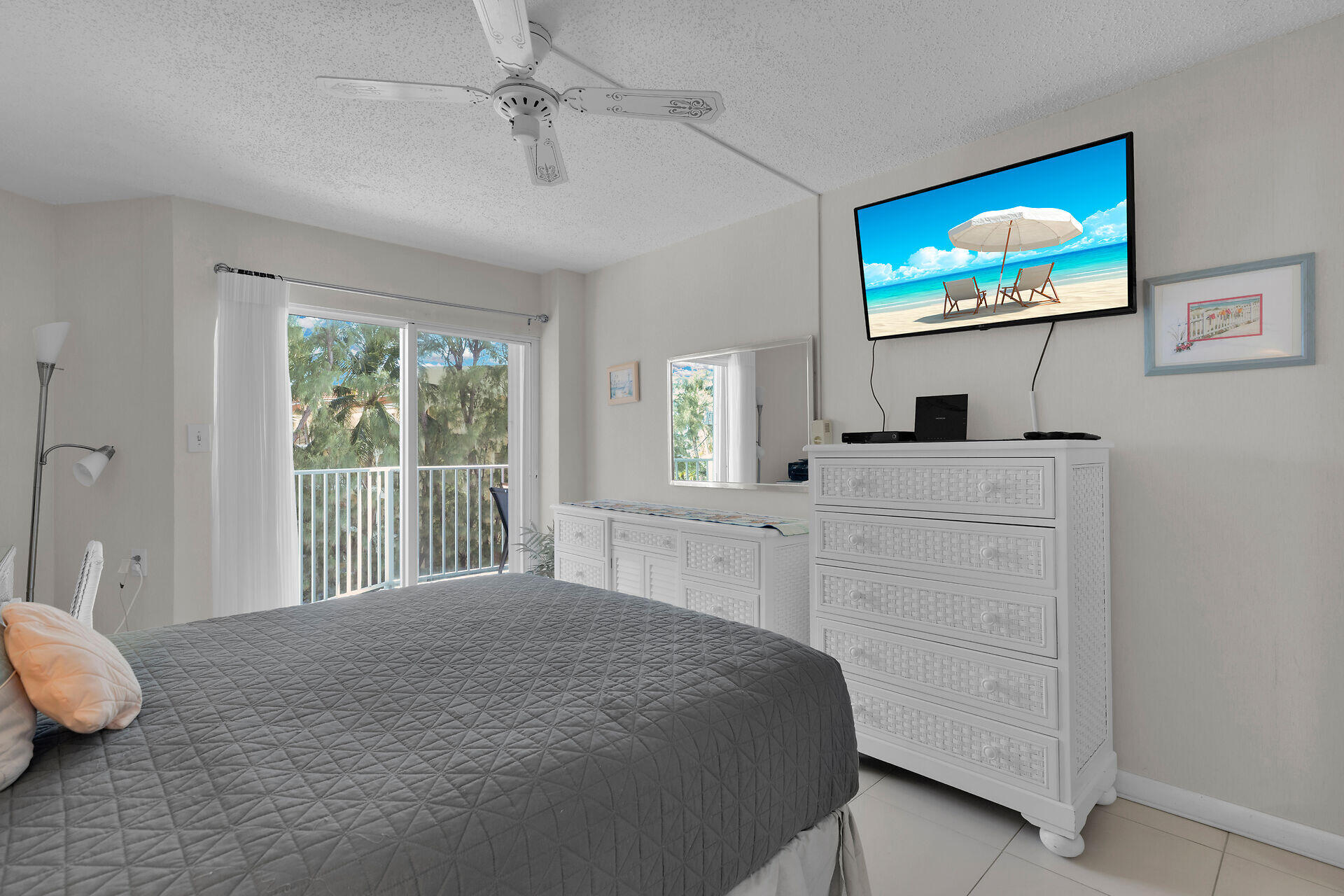201 E Ocean Drive, 311 Property Photo 17