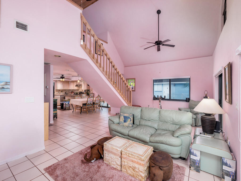 61 W Cahill Court Property Photo 3