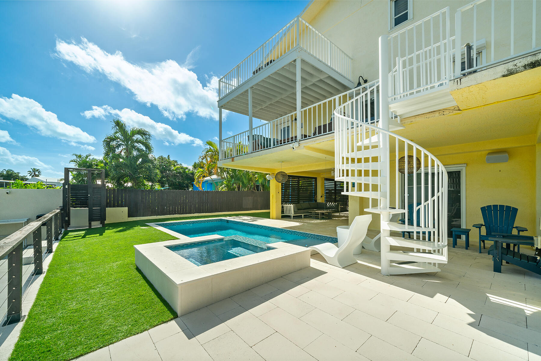 264 S Coconut Palm Boulevard Property Photo 11