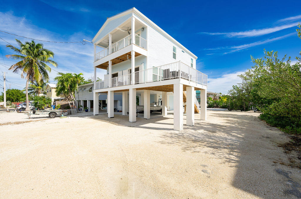 243 Indies Road Property Photo 3