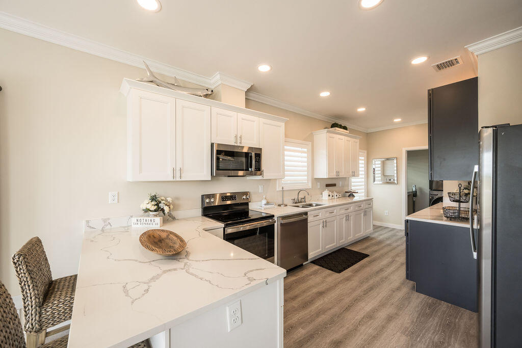 243 Indies Road Property Photo 12