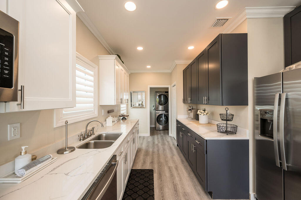 243 Indies Road Property Photo 13