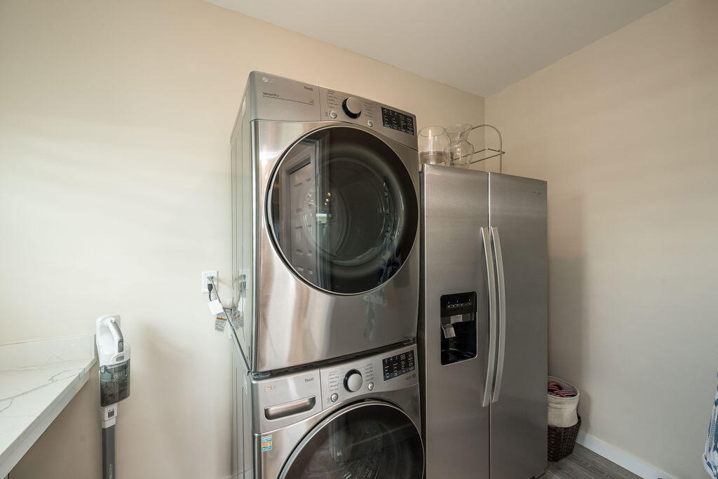 243 Indies Road Property Photo 14