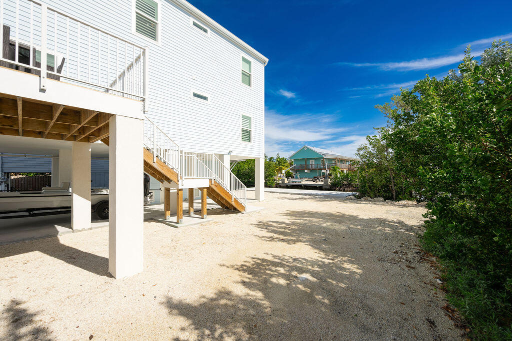 243 Indies Road Property Photo 32