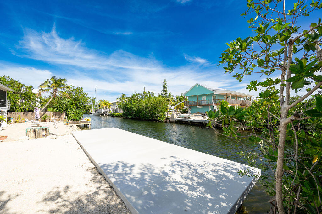 243 Indies Road Property Photo 33