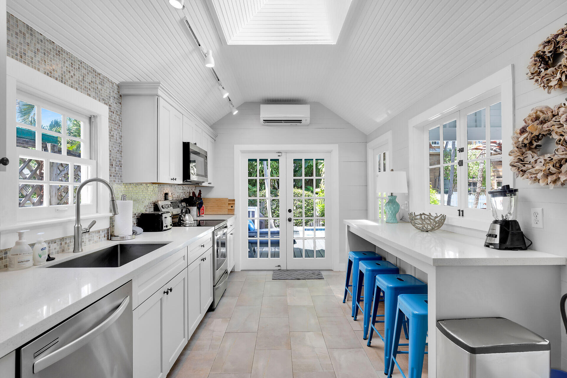 522 Margaret Street Property Photo 11