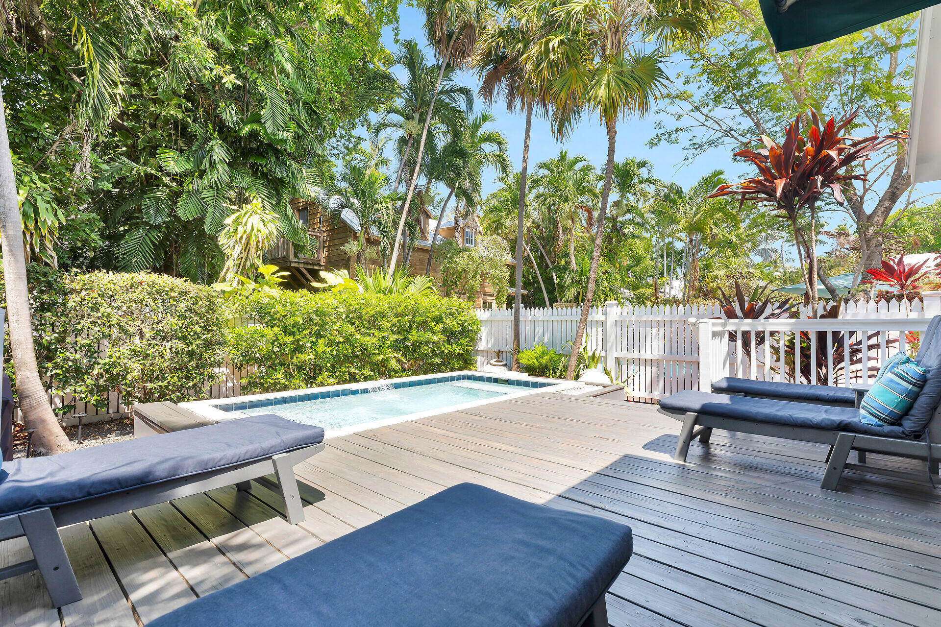 522 Margaret Street Property Photo 33
