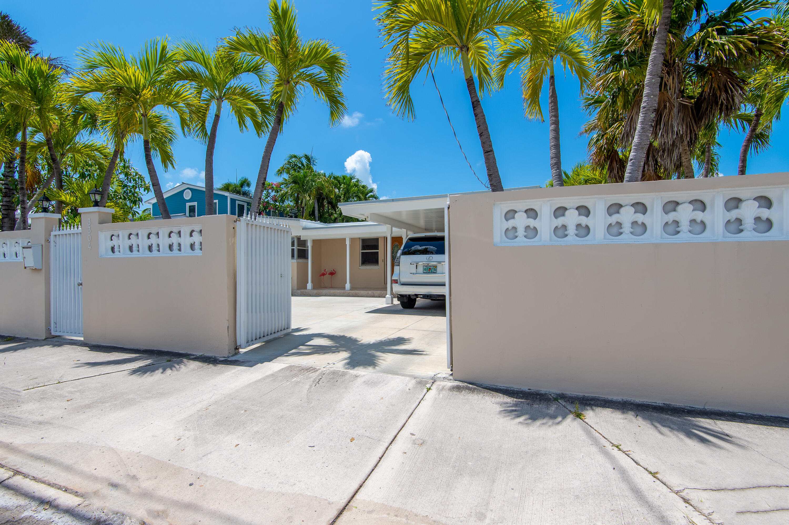 3304 Flagler Avenue Property Photo 3