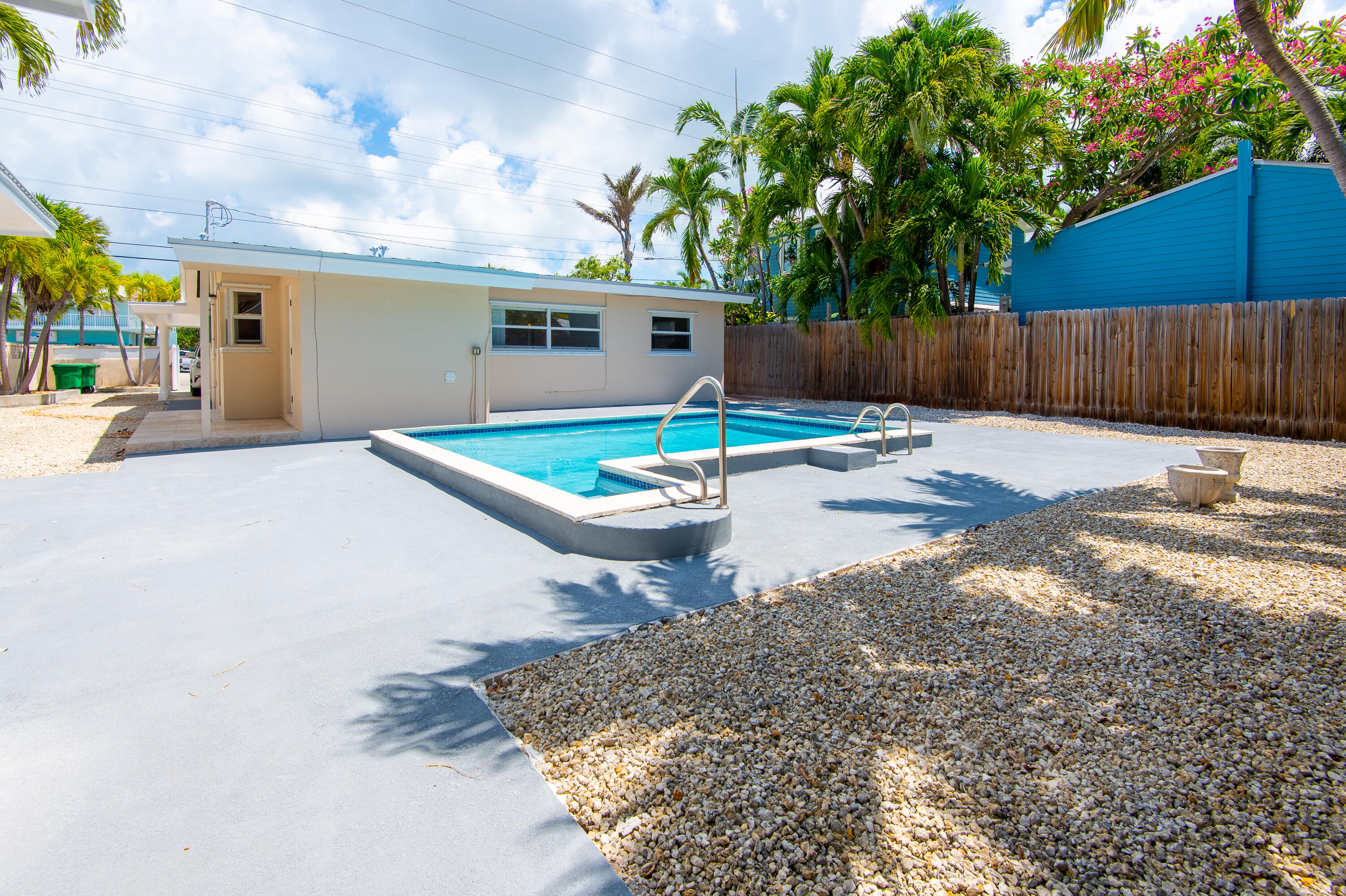 3304 Flagler Avenue Property Photo 6