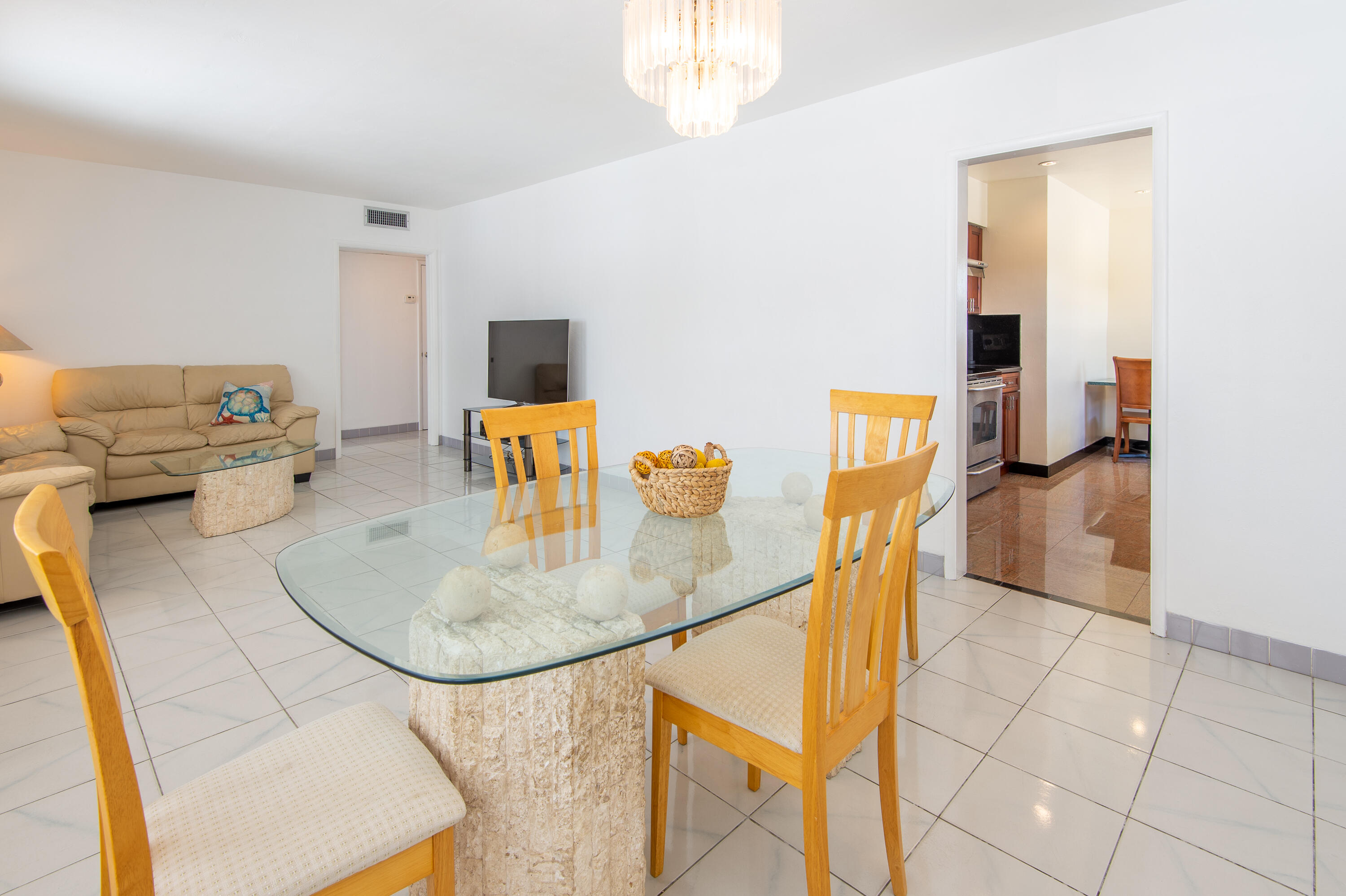 3304 Flagler Avenue Property Photo 11