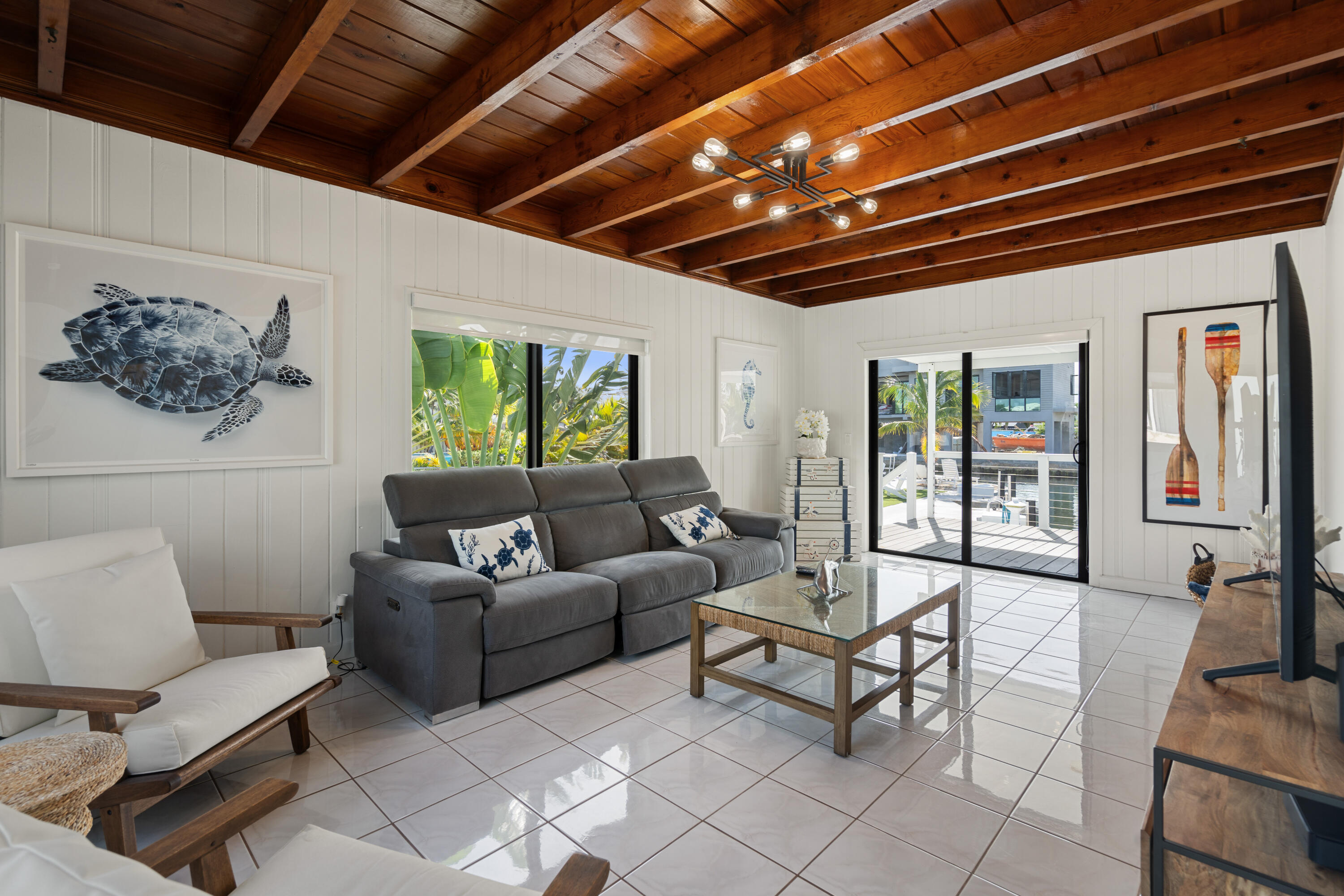 37 Seagate Boulevard Property Photo 4