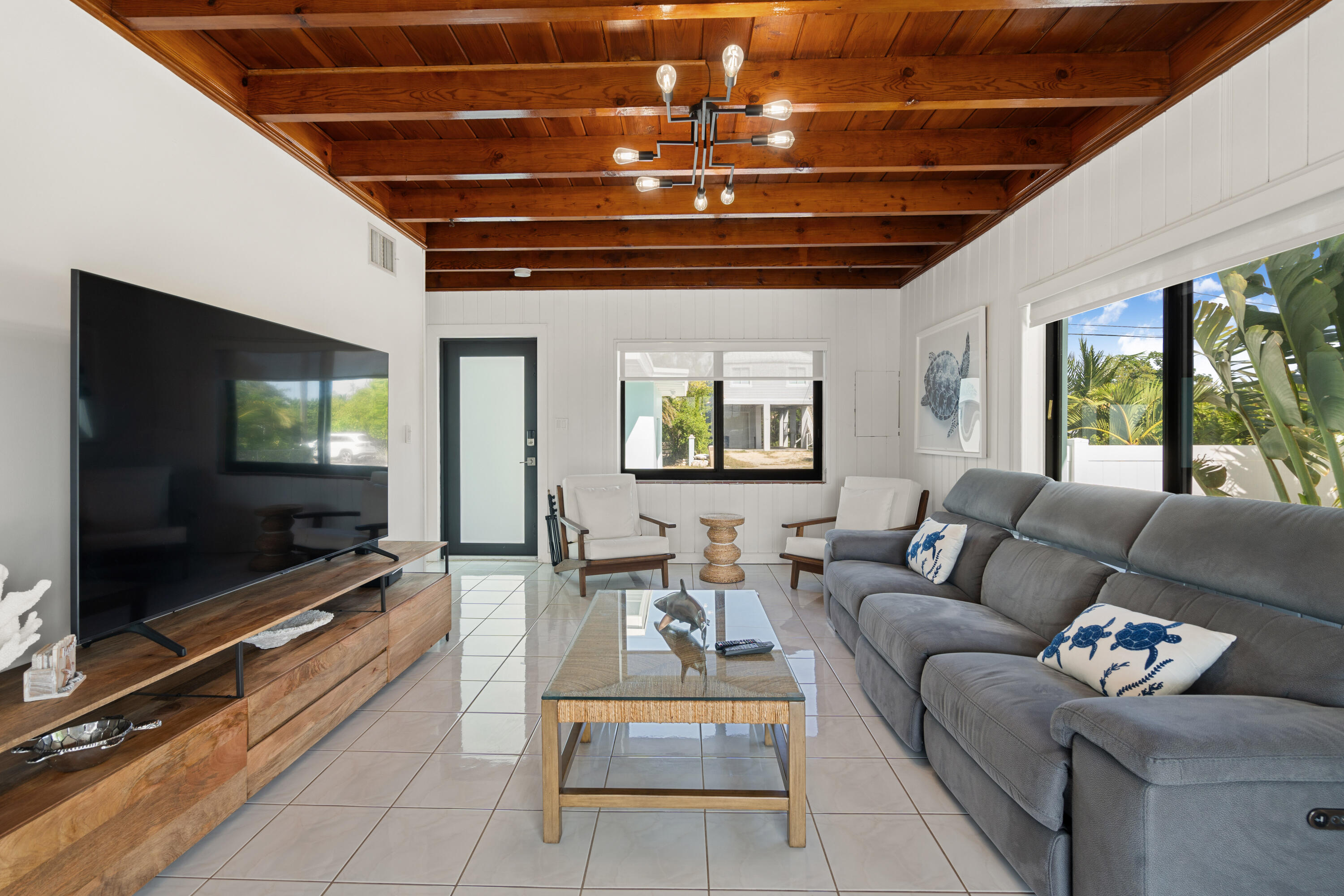 37 Seagate Boulevard Property Photo 6