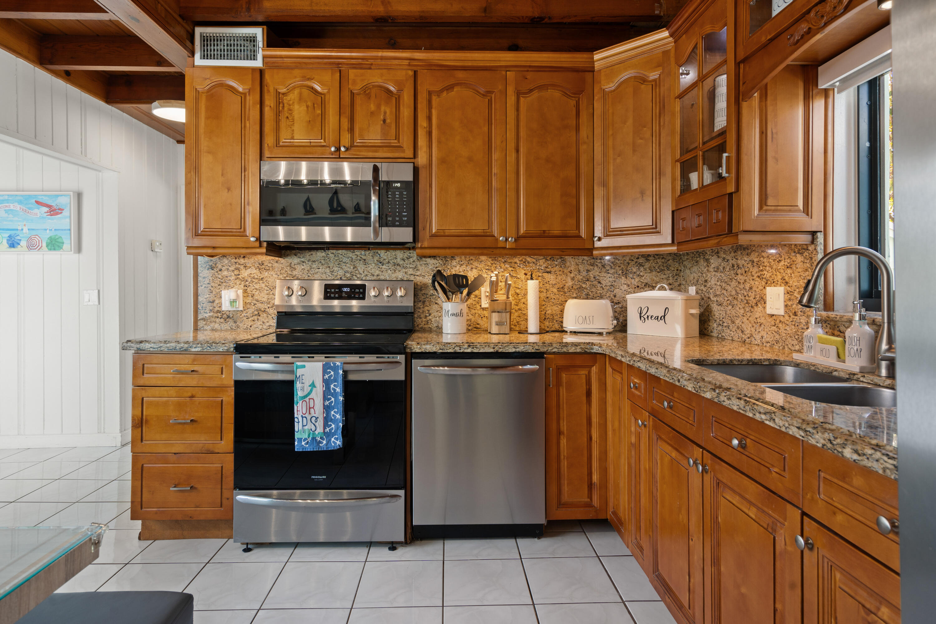 37 Seagate Boulevard Property Photo 9