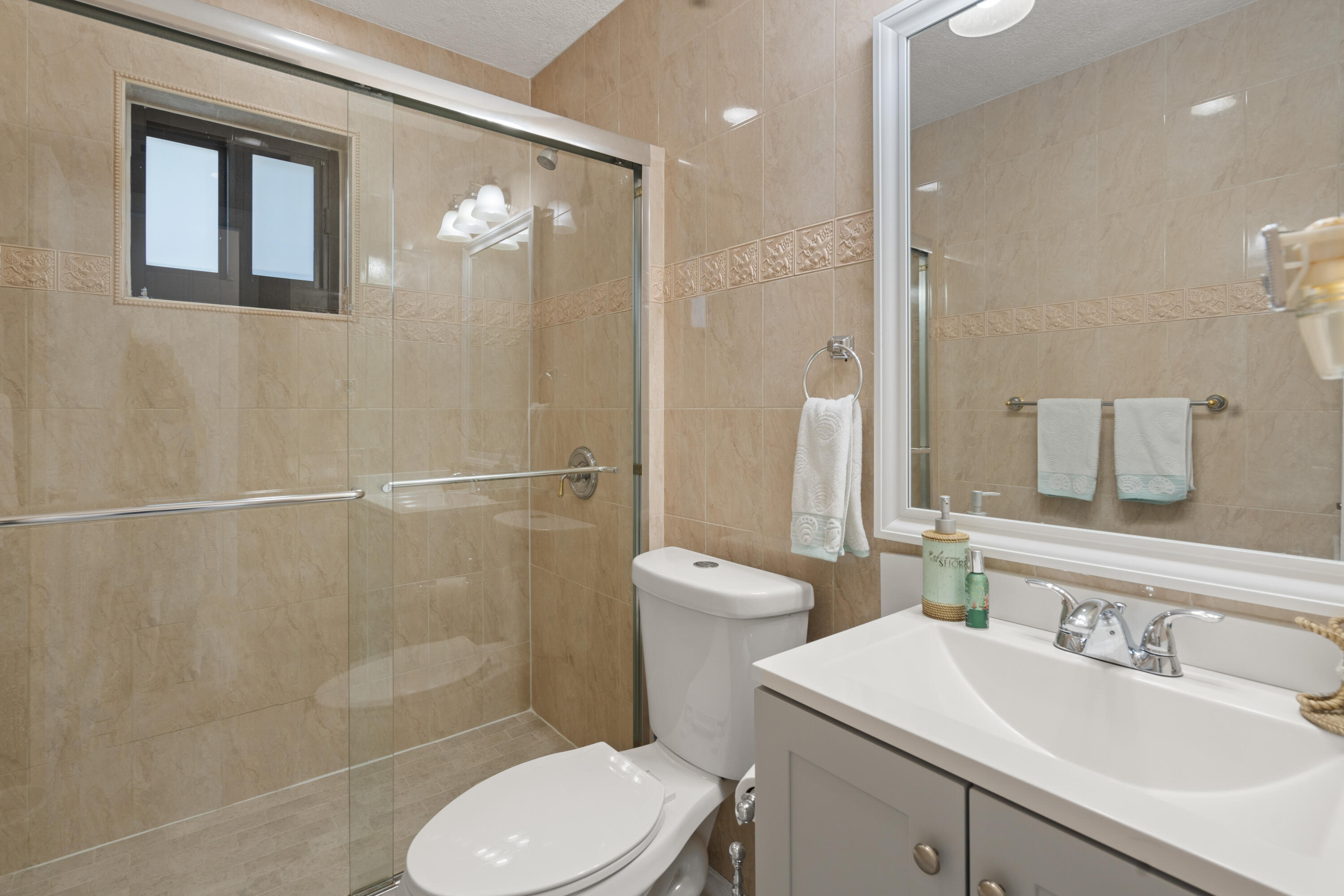 37 Seagate Boulevard Property Photo 13
