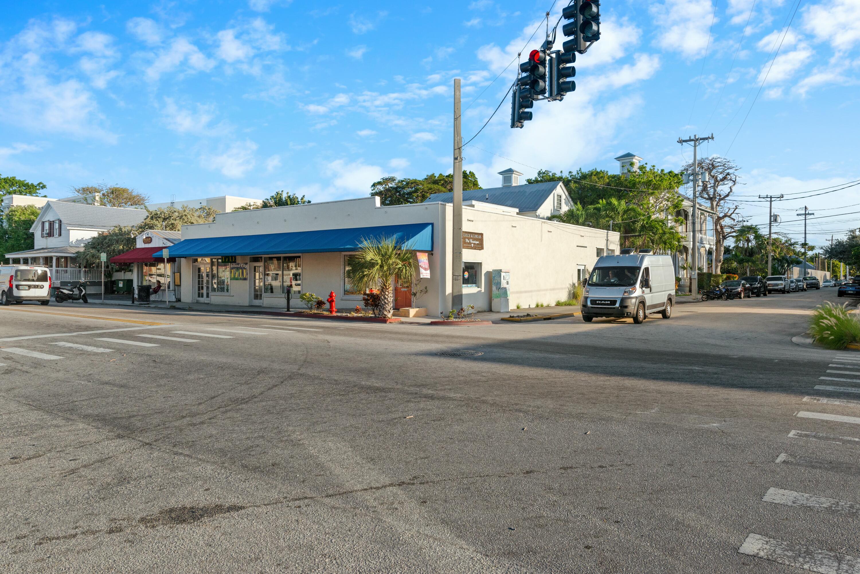 1021-1025 White Street Property Photo 2