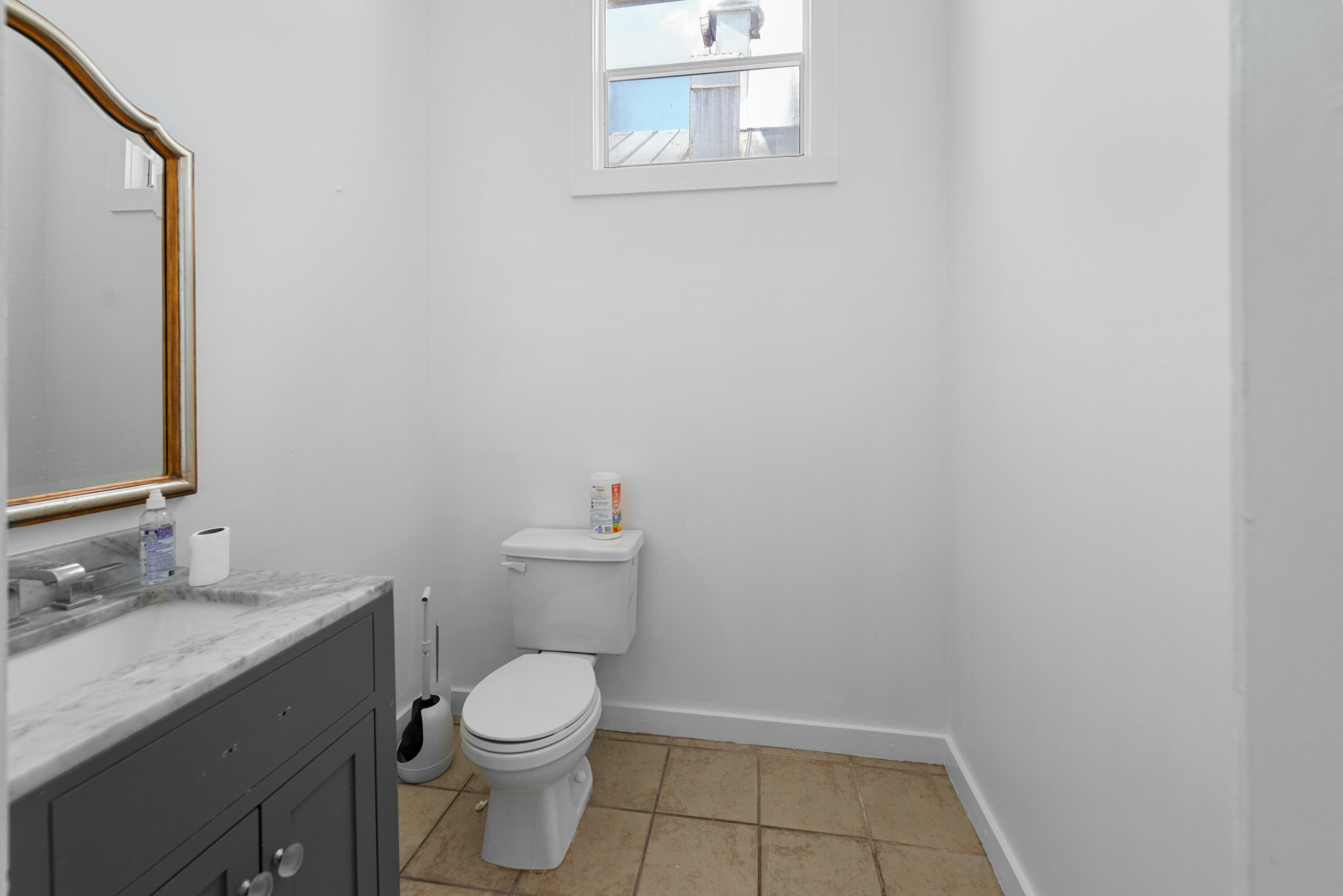 1021-1025 White Street Property Photo 22