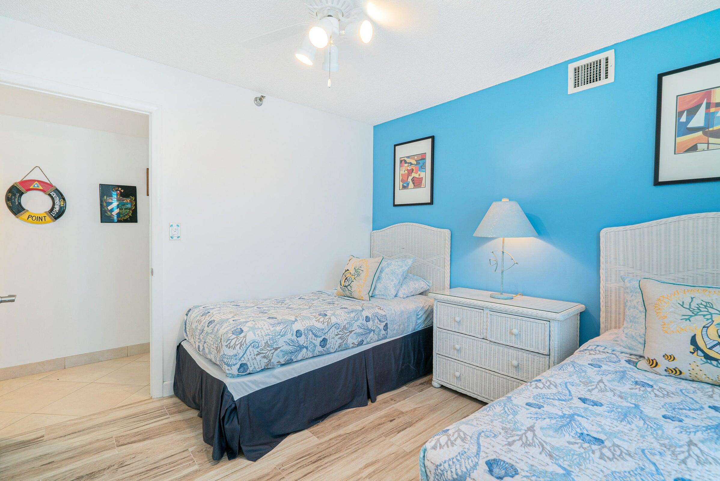500 Burton Drive, 1316 Property Photo 15
