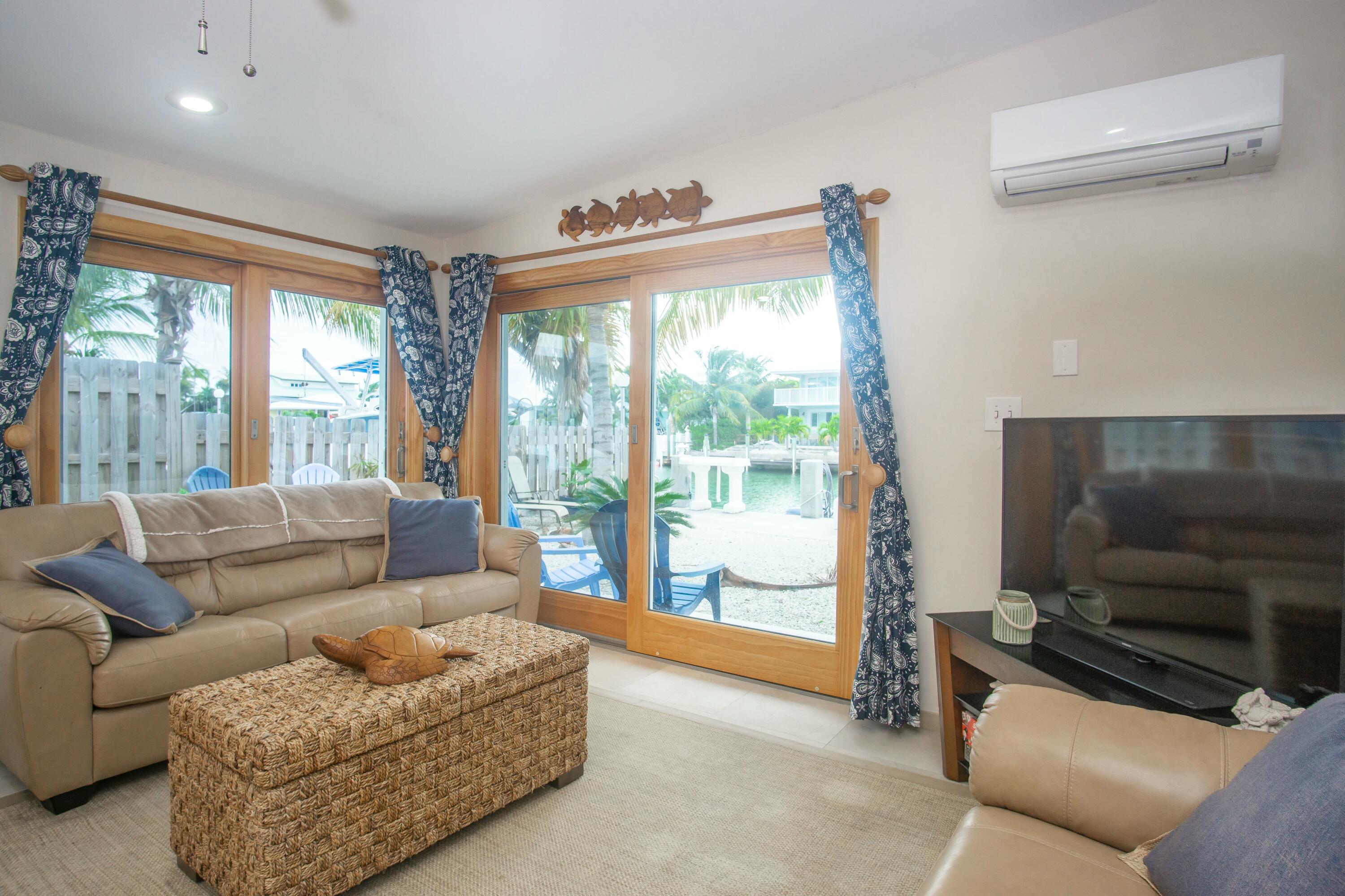 341 3rd Street Property Photo 12