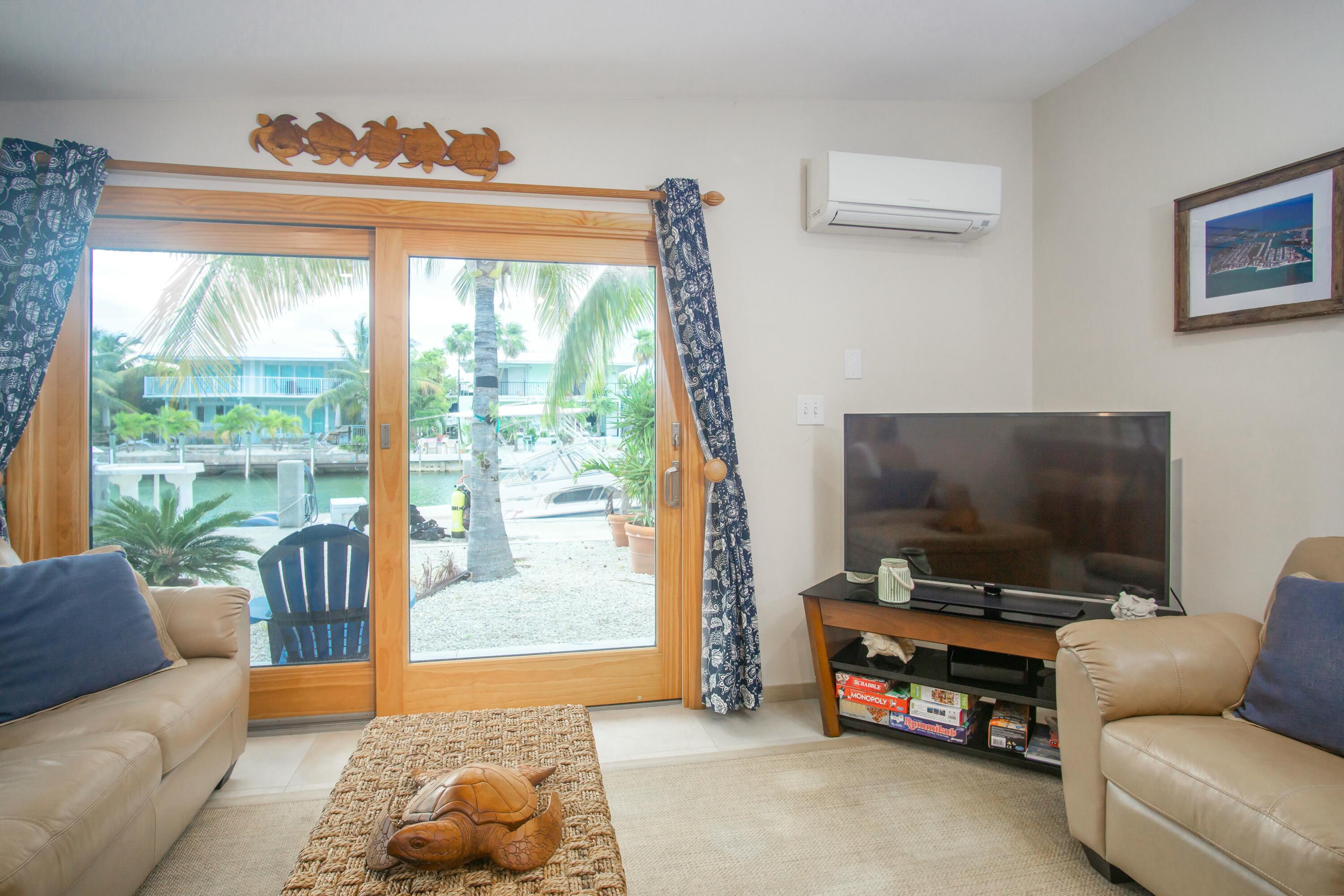 341 3rd Street Property Photo 14