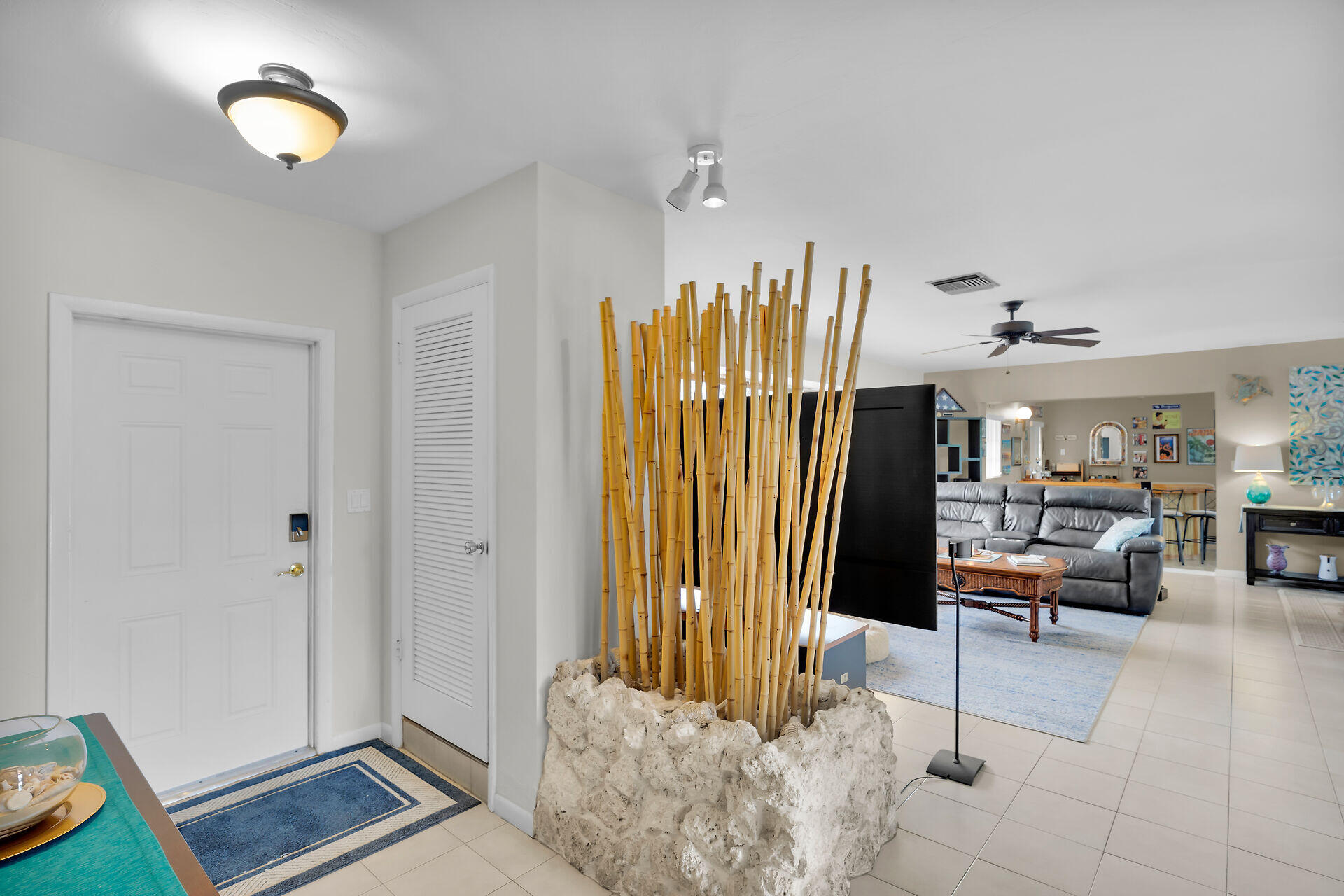 1103 S Indies Drive Property Photo 5