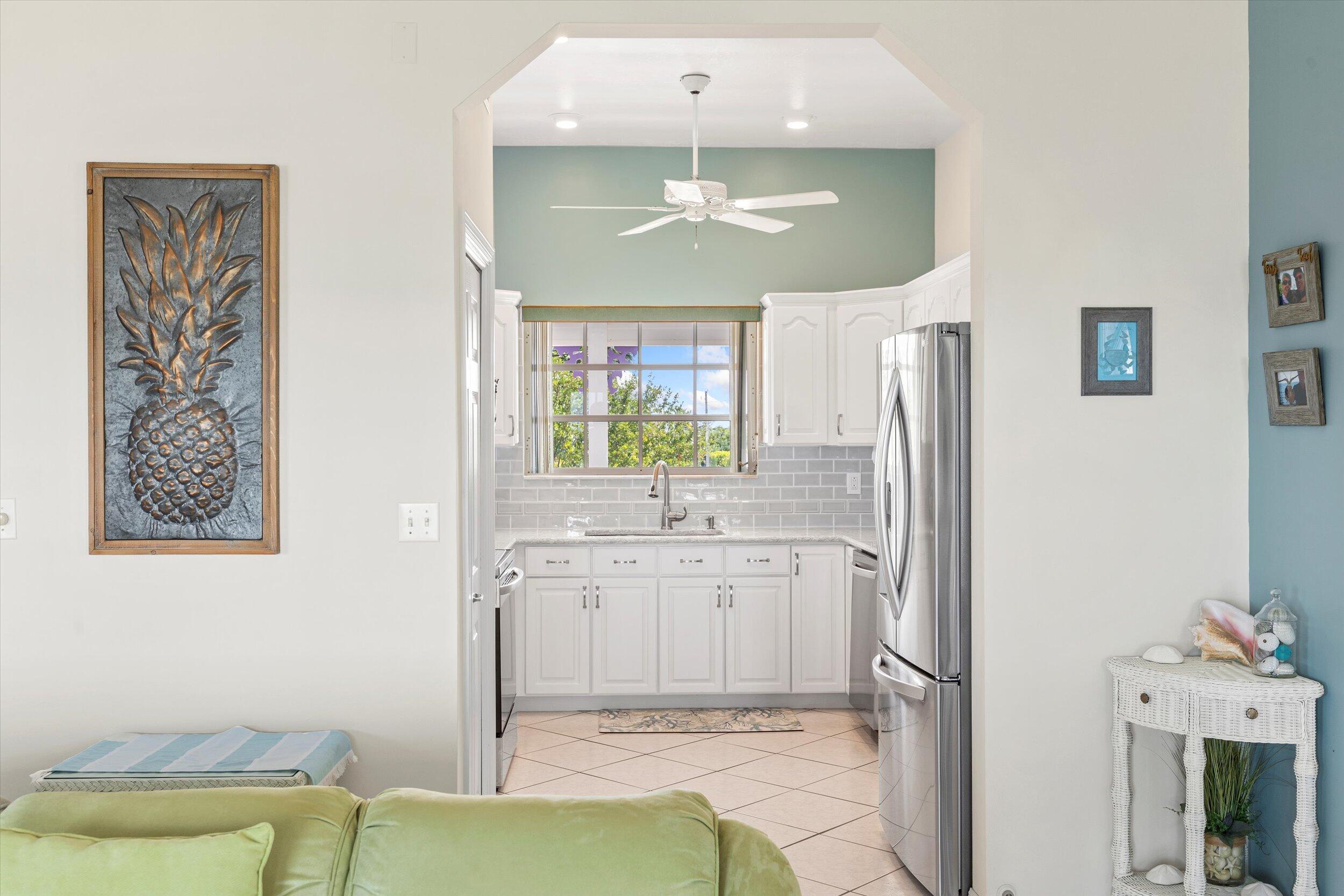 1113 De Lussan Lane Property Photo 14