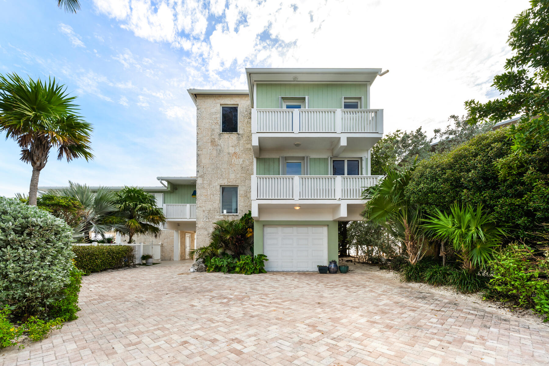 133 Sunset Drive Property Photo 4
