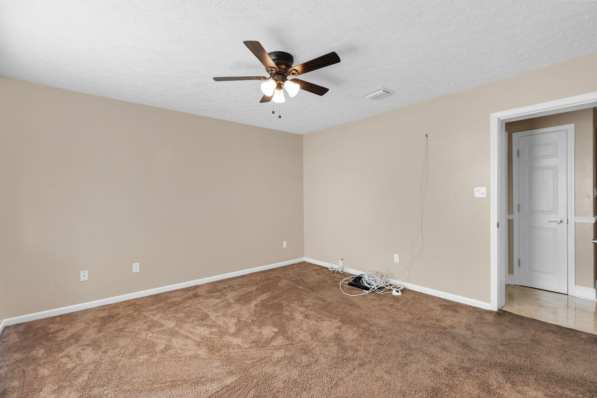 31148 Ave C Property Photo 20