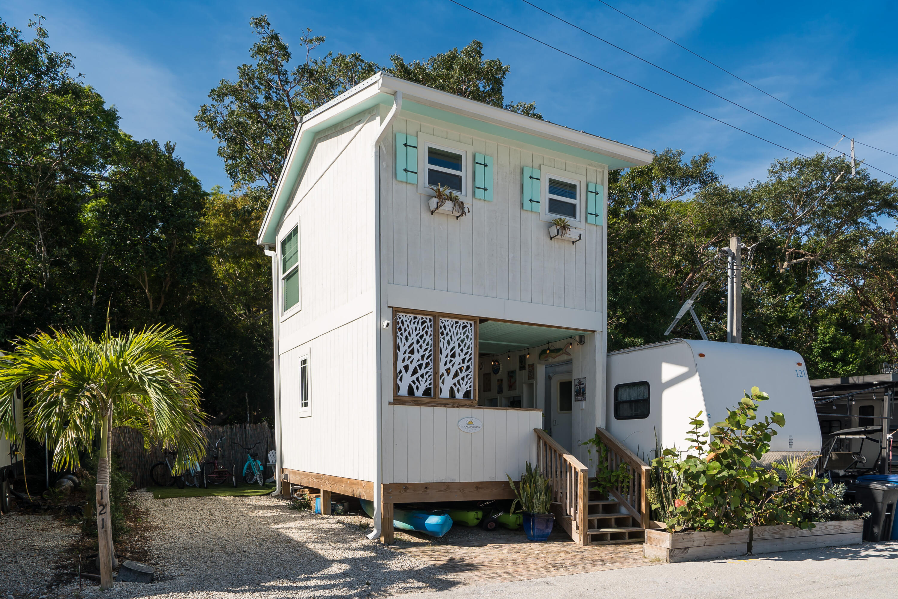 325 Calusa Street, 121 Property Photo 6