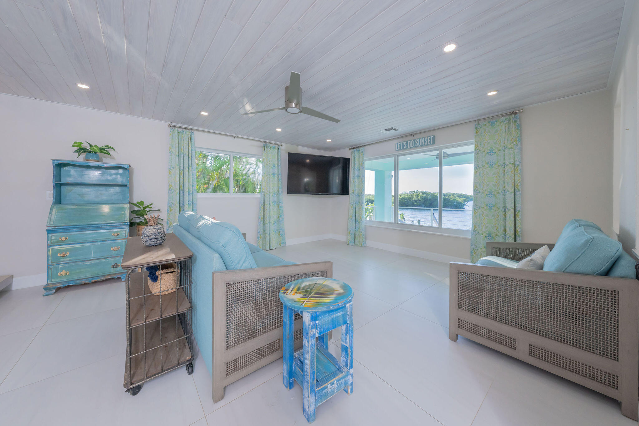 406 S Coconut Palm Boulevard Property Photo 6